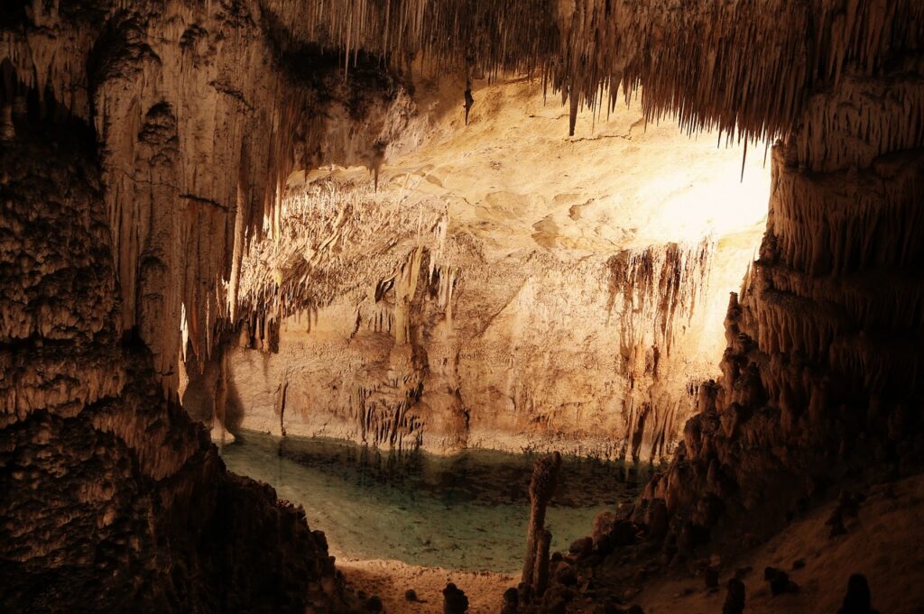 Cave in spanish 